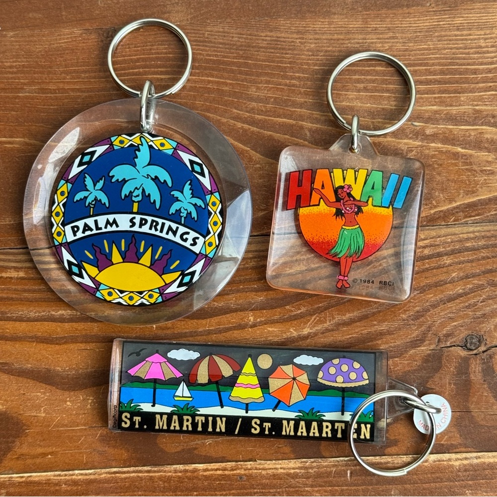 3 Vintage 80s Souvenir Keychain Set Hawaii Palm Springs St. Martens